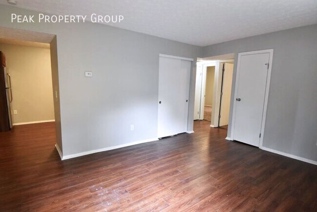 Photo - 1393-1395 Summit Street-2 Bedroom Unit 2 Bedroom