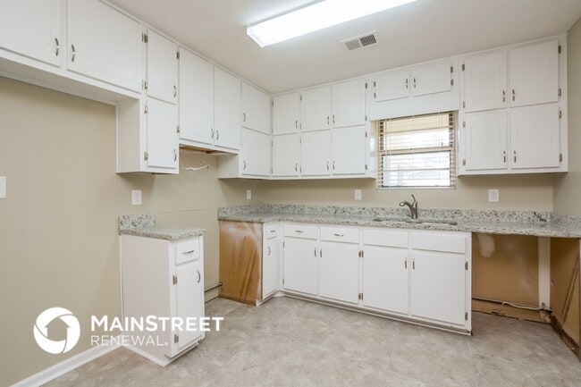 Photo - 3790 Creekview Cir