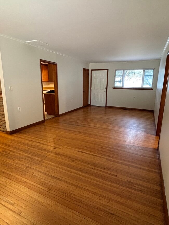 Photo - 852 N Xenophon Ave