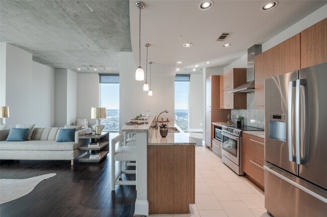 Building Photo - 5927 Almeda Rd Unit 22902