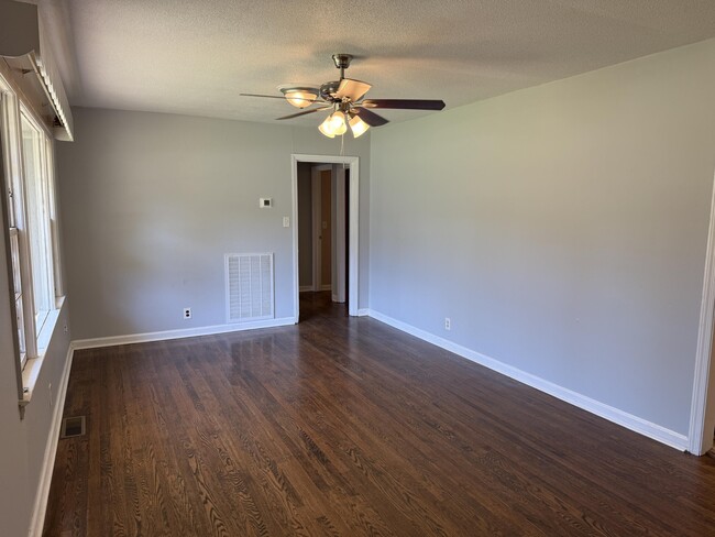 Photo - 2503 Apricot Ln