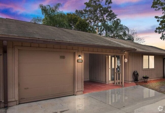 Building Photo - 121 Springwind Way Rental