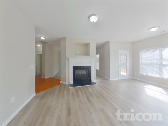 Photo - 324 Archway Ct