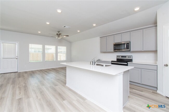 Photo - 10009 Avendesora Rd