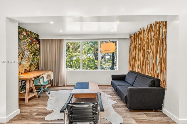 Photo - 570 NE 52nd Terrace