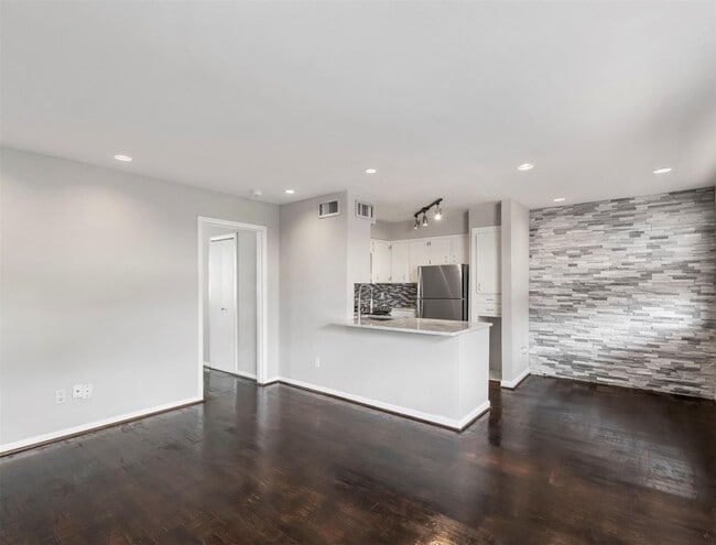 Photo - 309 Stratford St Unit 20