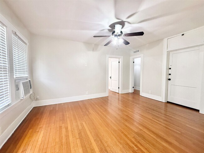 Photo - 1126 Berthea St Unit 25