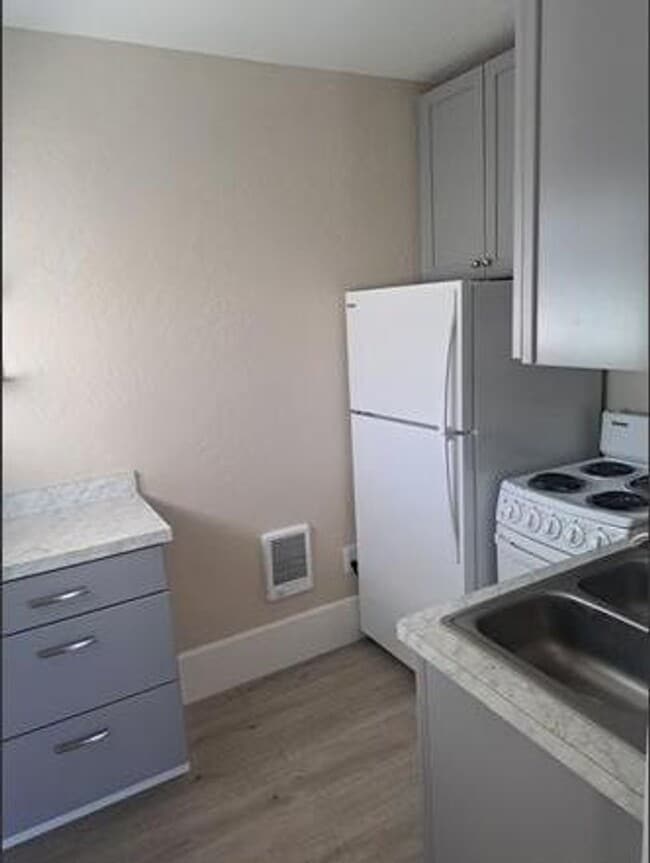 Photo - L993 Unit 02