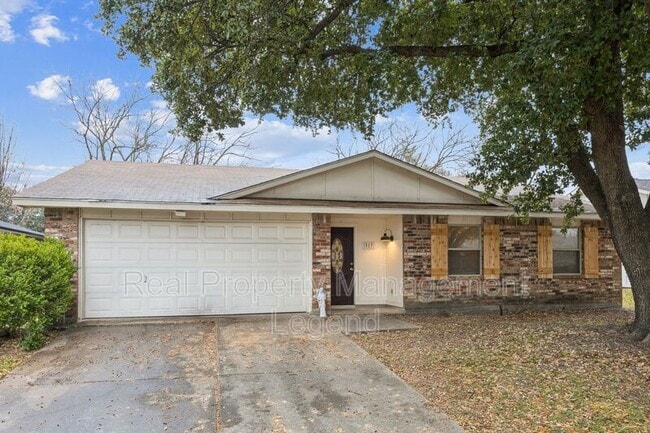 Photo - 317 E Grenoble Dr