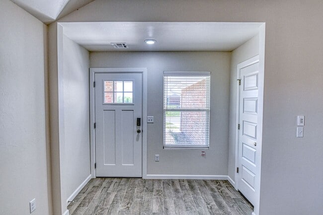 Photo - 2723 Varenna Ln