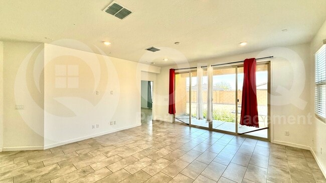 Photo - 82 N 197th Ln