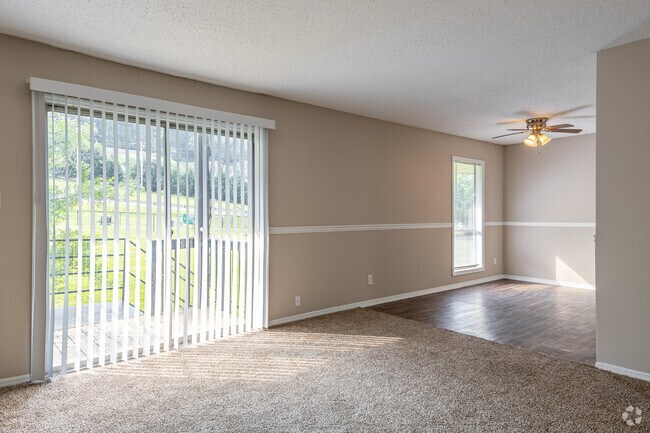 2BR, 2BA - 1,200SF