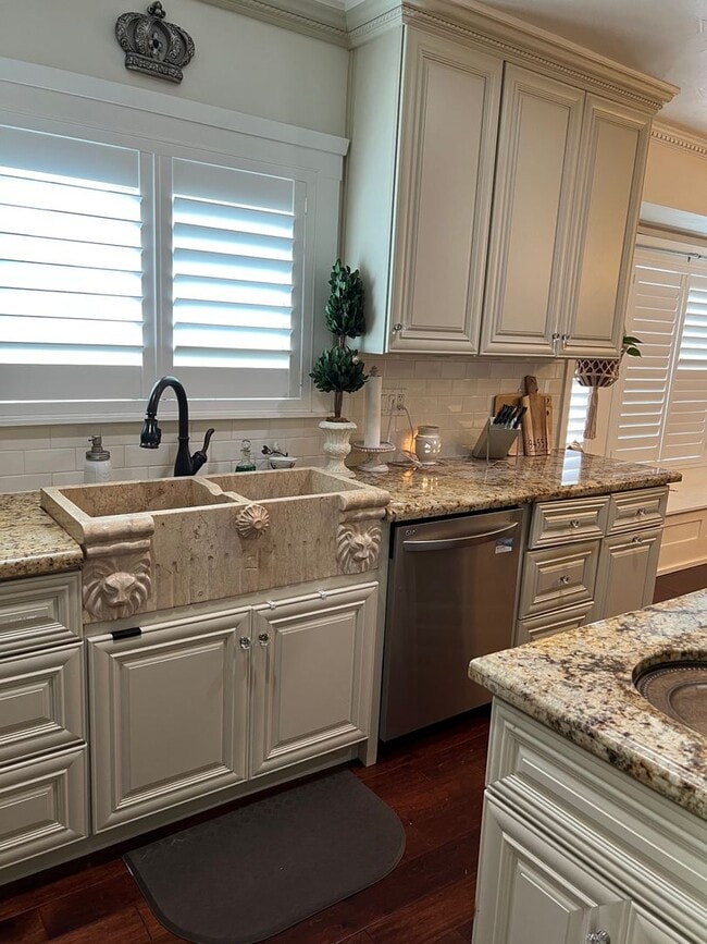 Photo - 1422 Court St