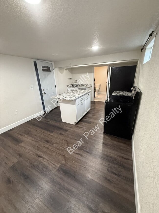 1820 E 21st St Unit B
