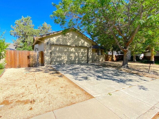 4980 Reggie Rd