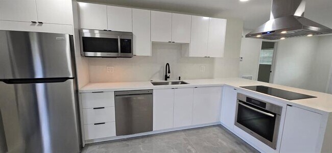 Photo - 5727 Cody St