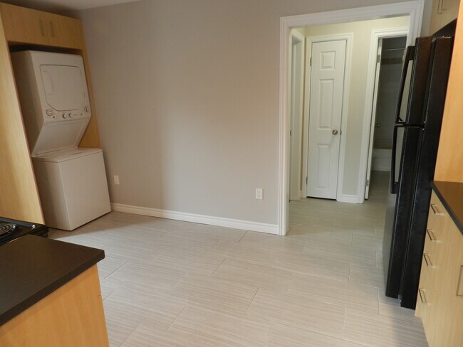 Photo - 49 Melrose Ave Unité 1