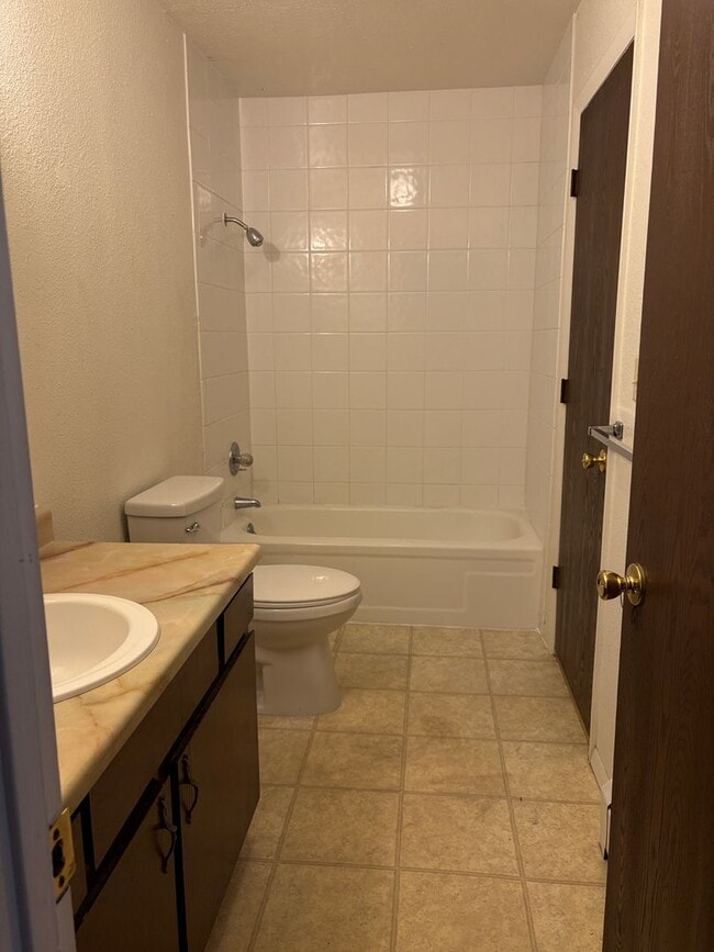 Photo - 842 E Cedar Ct Unidad B