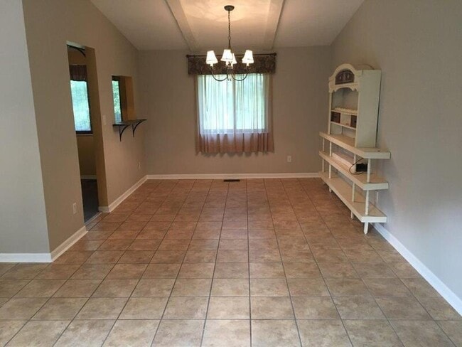Photo - 302 Fairmeade Rd