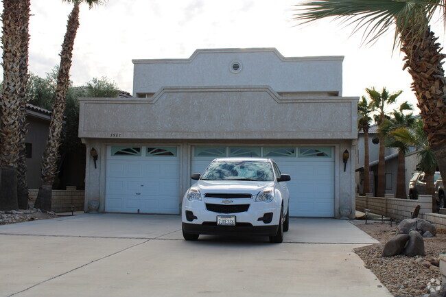 Building Photo - 2987 Camino del Rio Rental