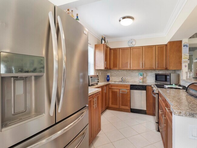 Building Photo - 732 Monaco P Rental
