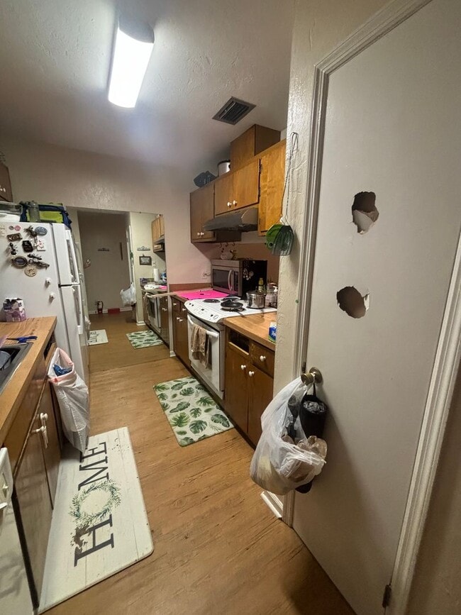 Photo - Spacious 2 bedroom!