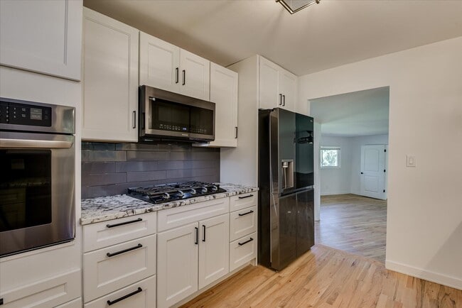 Photo - 2897 Wagener Rd
