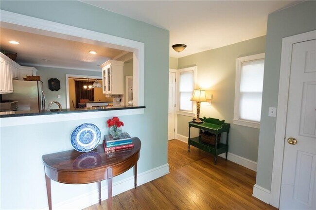 Photo - 776 Valley Brook Rd