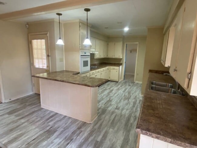 Photo - Renovated 3 Bedroom 2 Bath Home for Rent!