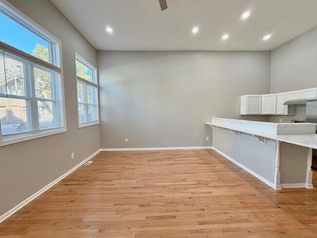 Photo - 1013 W 19th St Unidad 1