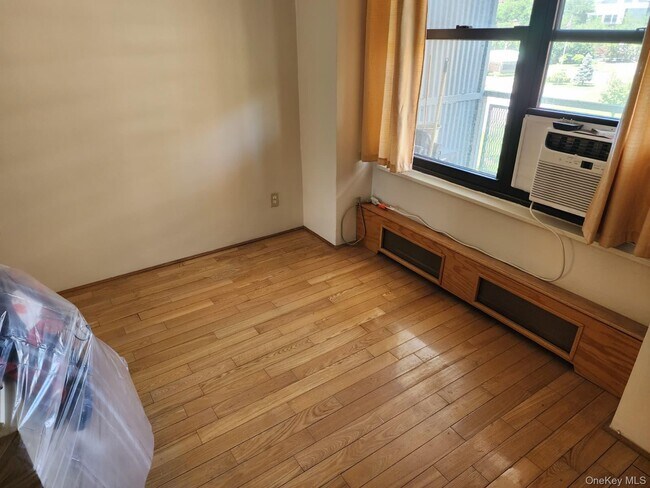 61-45 98th St Unit 4B