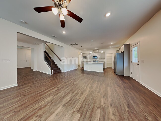 Photo - 225 Tanzania Trail