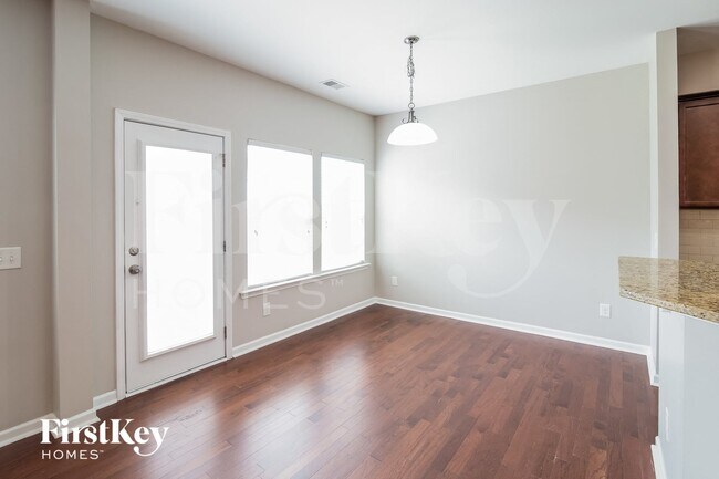 Photo - 165 Longford Dr