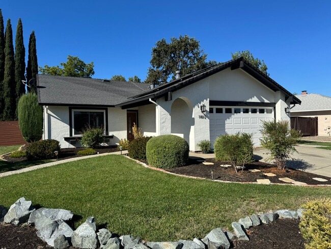 Building Photo - Bright and Modern 3BD/2BA Single-Family Ho...