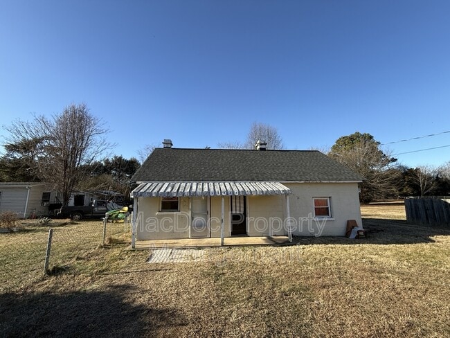 Building Photo - 303 Powell St