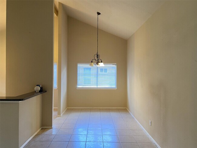 Photo - 623 Old Colony Dr