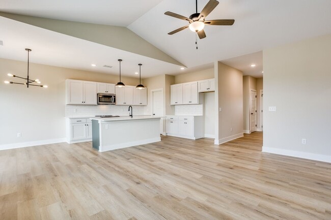Photo - 1025 W Long Path Ct