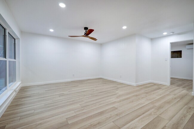 Photo - 3403 Audubon Pl Unidad 2