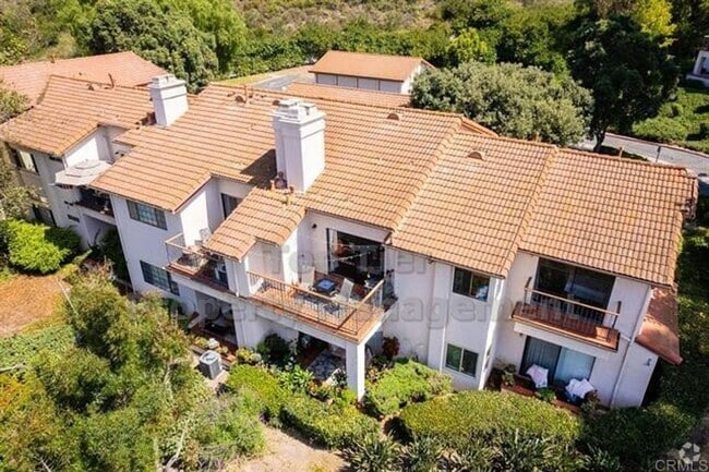 Building Photo - 3 Bedroom, 2 Bath Beautiful Carlsbad Home ...