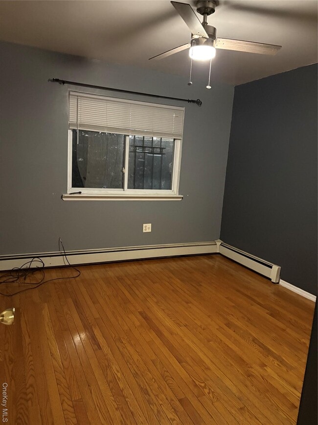 Building Photo - 10-55 Beach 22nd St Unit 2 fl