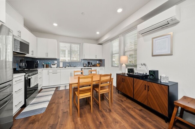 Photo - 206 Box Lane-