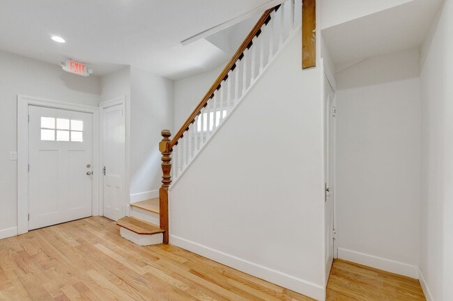 Building Photo - 161 Ashland Ave