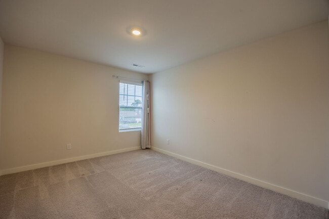 Photo - 1071 Ross Farms Blvd