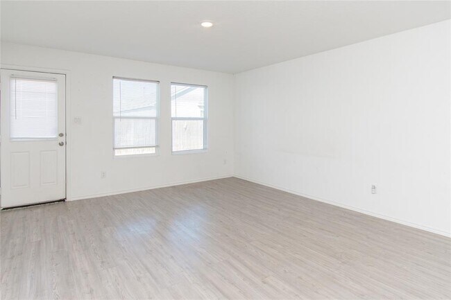 5812 San Geronimo