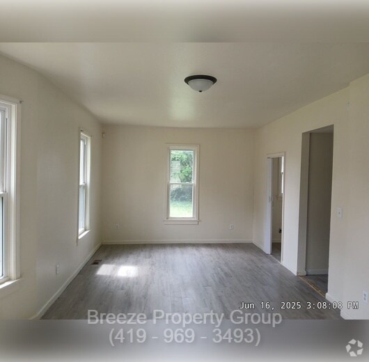 Building Photo - 1909 N Superior St Rental