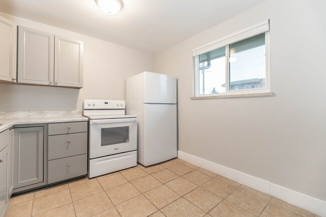 Photo - 8723 E 14th Ave