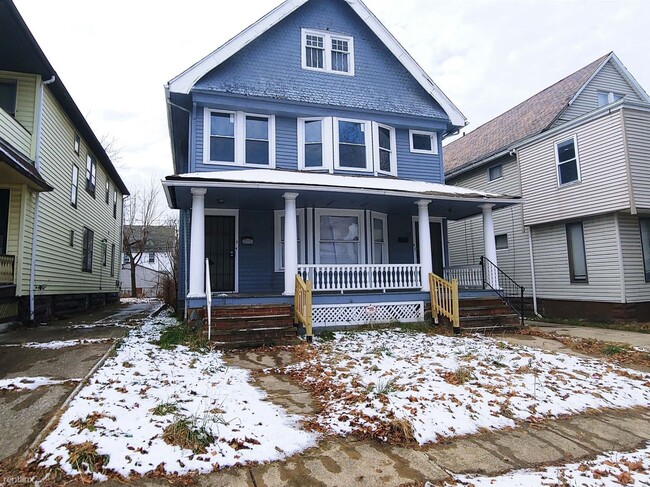 3 br, 1 bath Triplex - 1414 East 110th Str... - 3 br, 1 bath Triplex - 1414 East 110th Str... Condo