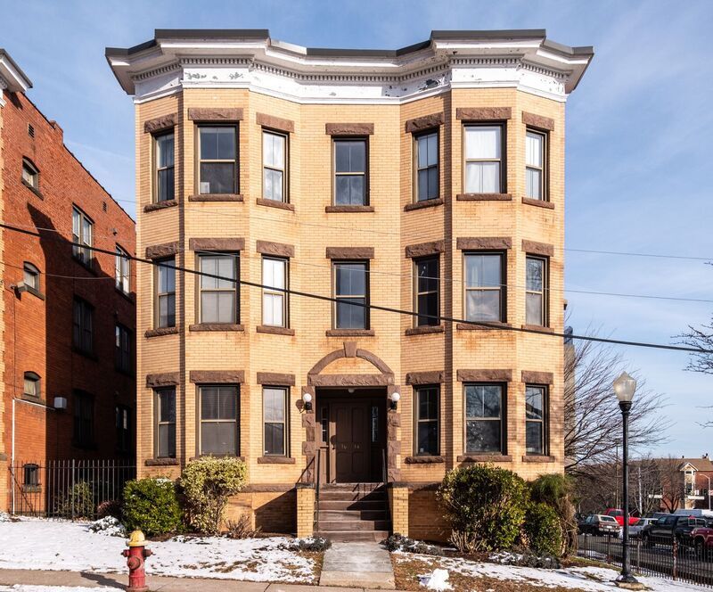 Photo - 14 Essex St