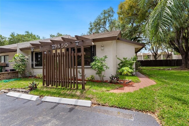 Photo - 9850 NW 15th Ct