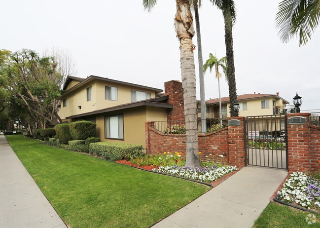 Photo - Briar Crest Apartments